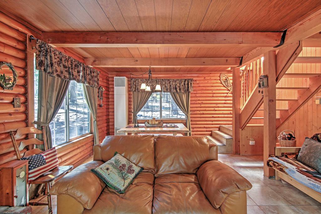 'Smokey's Den' South Lake Tahoe Cabin With Hot Tub! - thumb 3