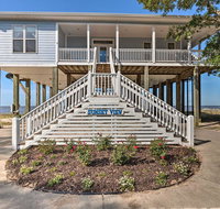 'Sunset View' - Serene Gulf Getaway with Lift - Tourism House