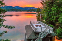 New Lakefront Home with Canoe Game room and Boat House home Tourism House