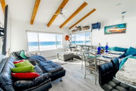 120-OCEANFRONT Penthouse 5 Tourism House