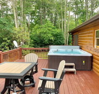 2 BR Cabin with Hot Tub Deck Fire Pl - Tourism House