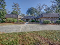 25 Red Maple Tourism House