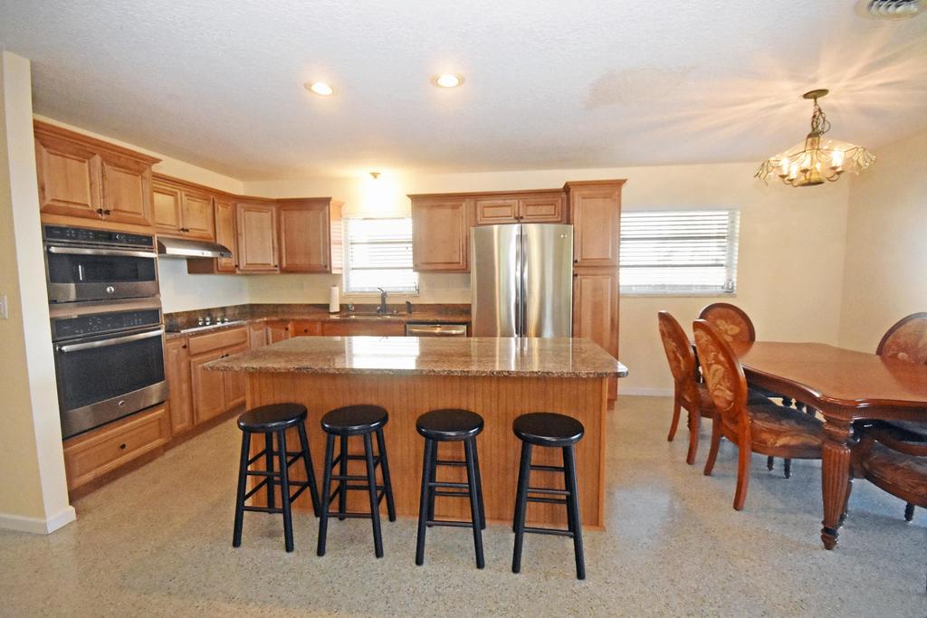 2585 N. Beach Rd - thumb 3