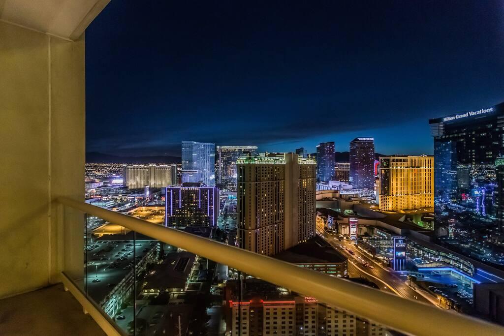 35th FL Penthouse - Strip View - No Resort Fees - Free Valet - MGM Studio 3509 - thumb 0