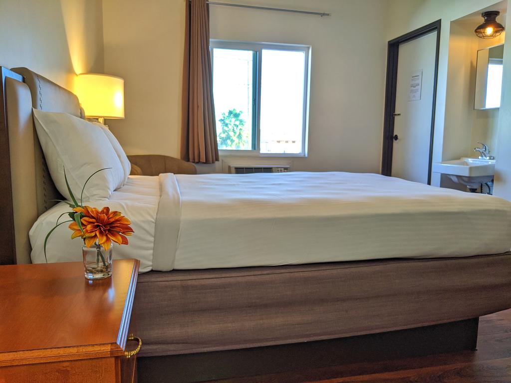 Anchor Pointe Inn - thumb 2