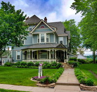 Aurora Staples Inn - Tourism House