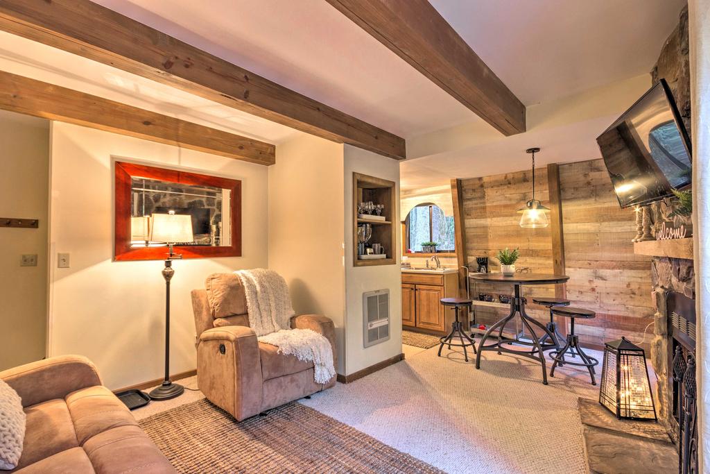 Banner Elk Condo With Deck - 1 Mi To Sugar Mtn! - thumb 0