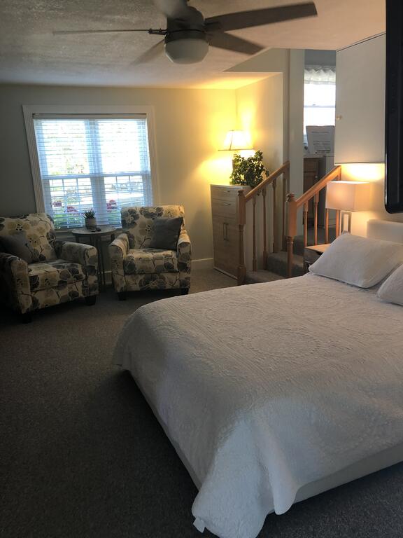 Bass Lake Views- Elk Rapids - thumb 2