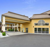 Baymont by Wyndham Santee - Tourism House