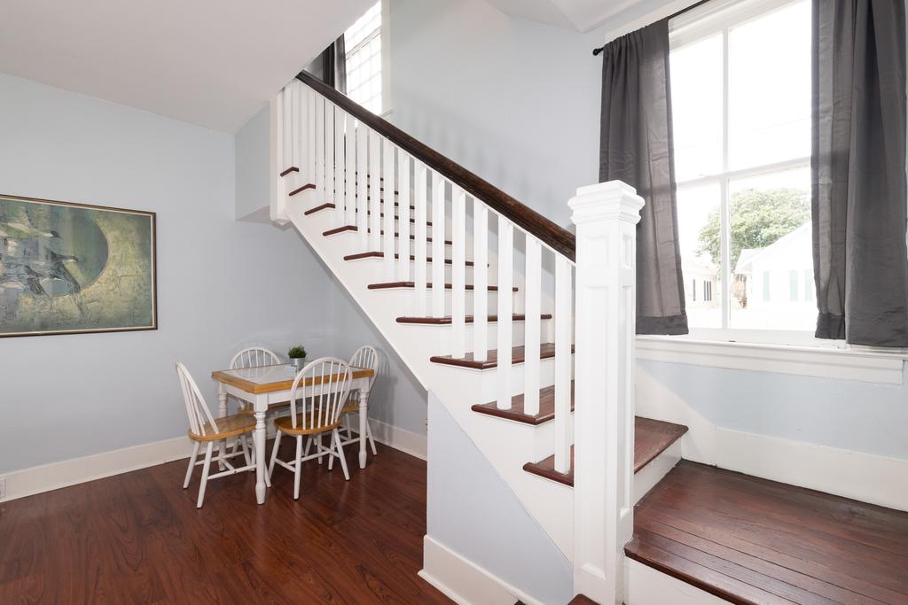 Beautiful Two-story In Central Galveston, Short Walk To Beach, Near Downtown! | Seas The Breeze - thumb 2