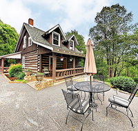 Beautifully Refitted Classic Cabin W/ Pond Cabin - Tourism House