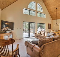 Cabin with Deck - 4 Mi to Soda Springs Mountain - Tourism House