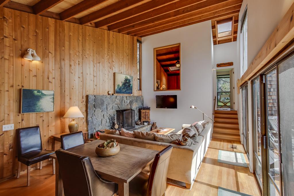 Captain's Cabin - thumb 0