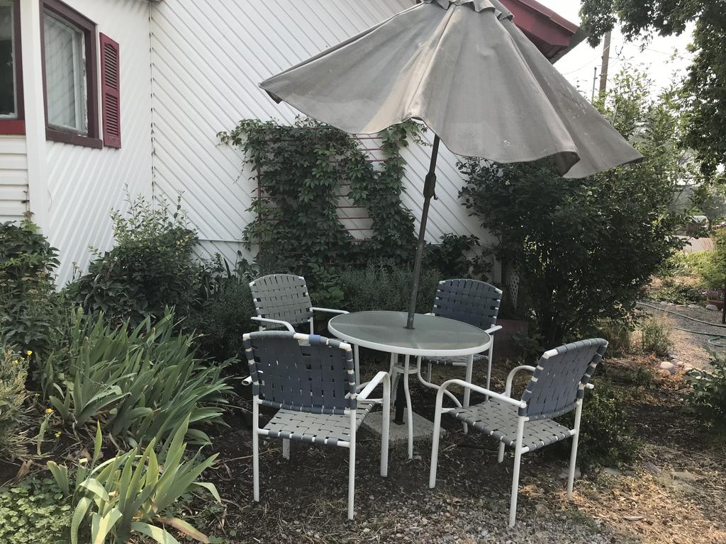 Center Street Cottage - thumb 3