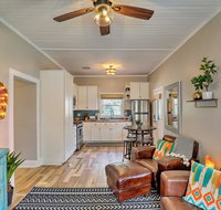 Charming Home with Balcony Walk to Main Street - Tourism House