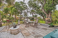 Charming Lake Worth Abode with Outdoor Oasis Tourism House