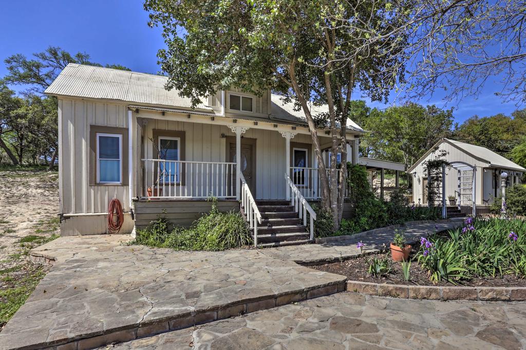 Charming New Braunfels Home With Spacious Deck! - thumb 3