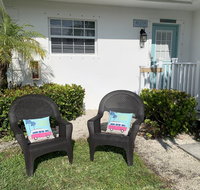 Coconut Palm Beach Bungalow 2 bedroom King bed - Tourism House