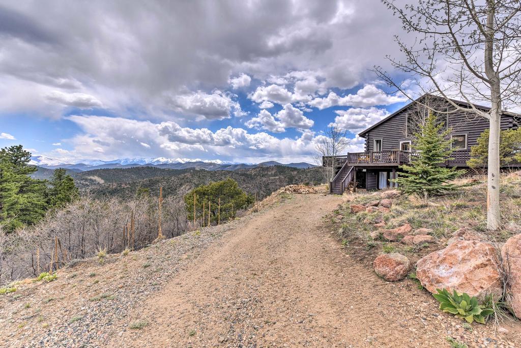 Colorado Mountain Retreat W/ Views On 45 Acres! - thumb 2