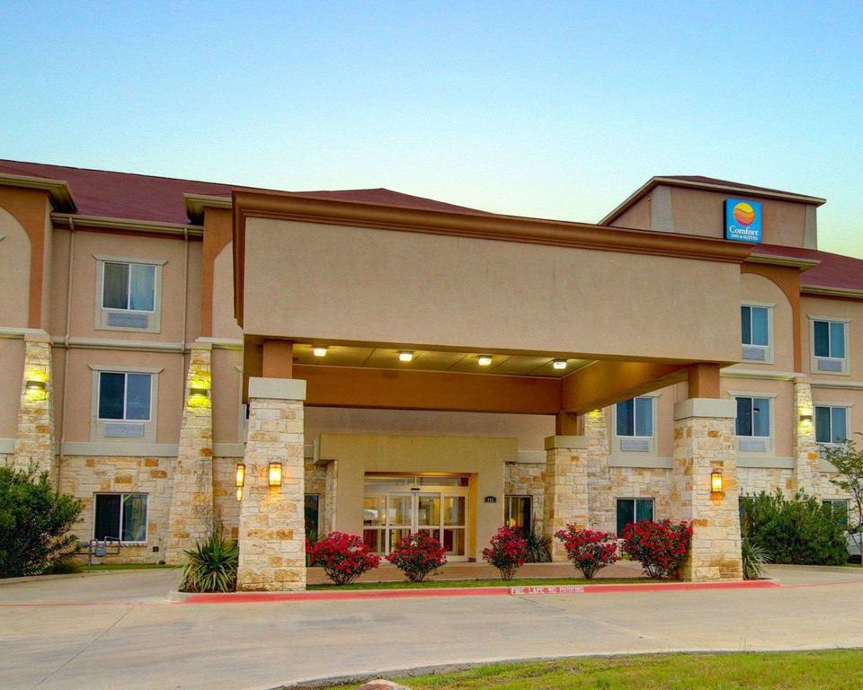 Comfort Inn & Suites Alvarado - thumb 0