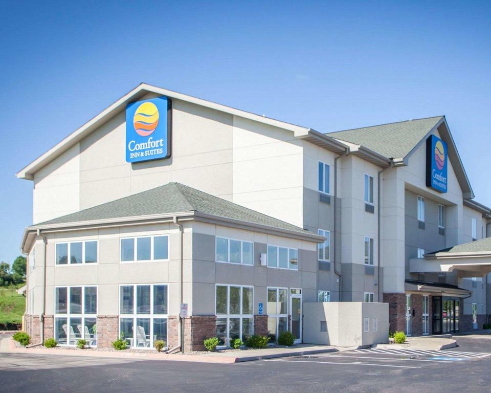 Comfort Inn & Suites Harrisonville - thumb 1