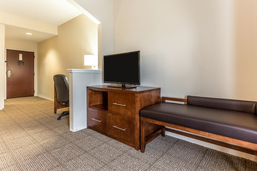 Comfort Suites Myrtle Beach Central - thumb 1