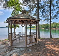 Condo on Lake Keowee with Resort Amenities Pool - Tourism House