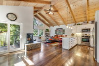 Cottage Creek Vineyards Tourism House