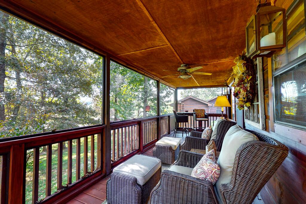 Cozy Cabin At TrackRock - thumb 3