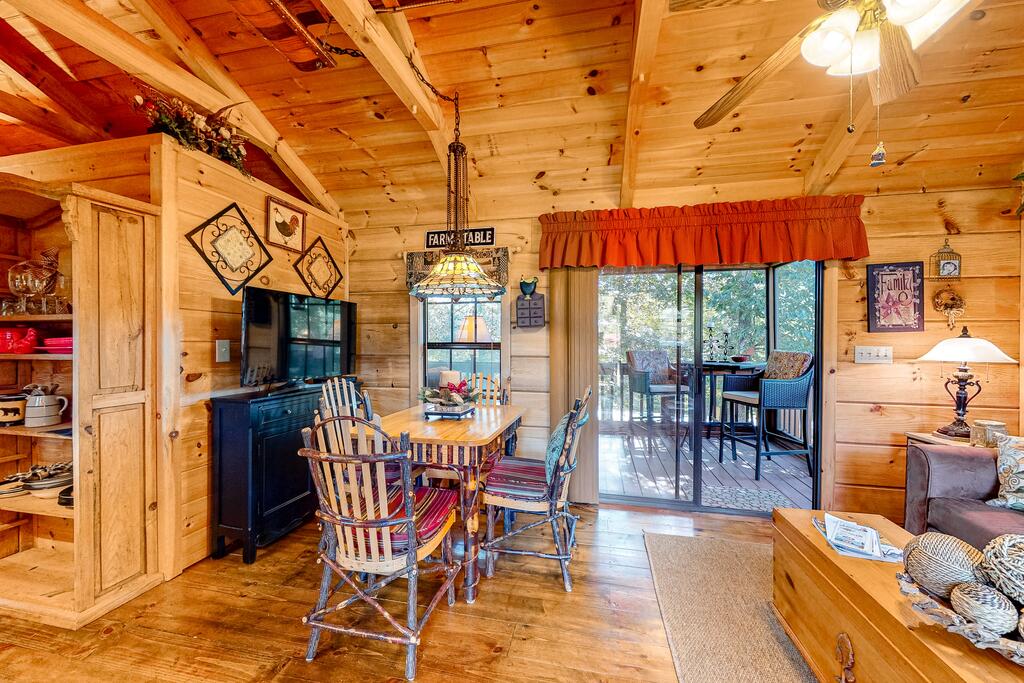 Cozy Cabin At TrackRock - thumb 0