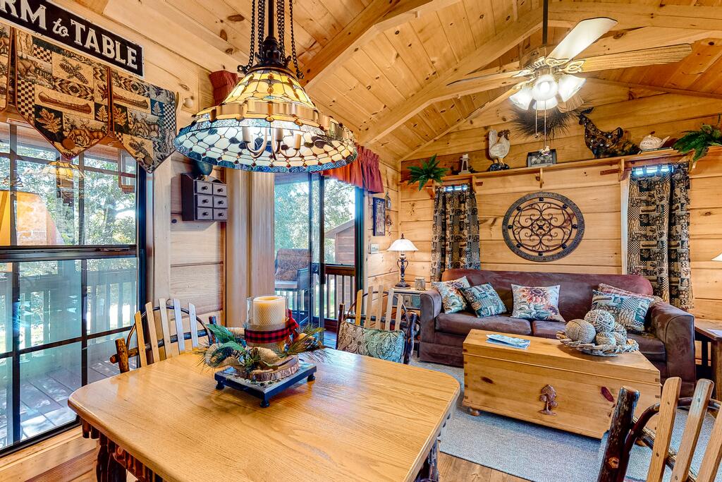 Cozy Cabin At TrackRock - thumb 2