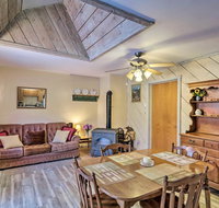 Cozy Stroudsburg Apartment - 7 Mi to Camelback Mtn - Tourism House