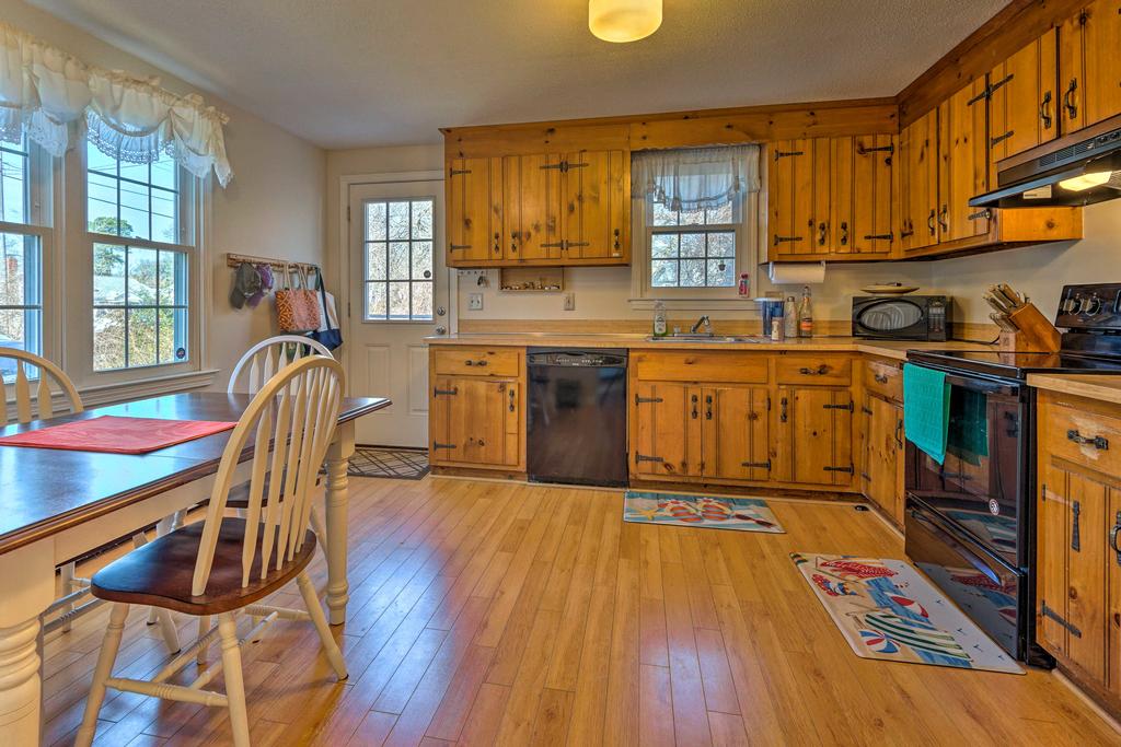 Cozy Yarmouth Home - Walk To Colonial Acres Beach! - thumb 0