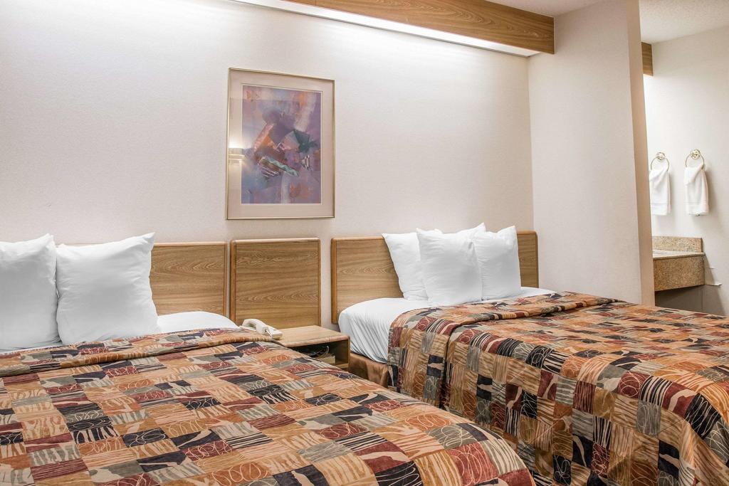 Days Inn By Wyndham Flint/Bishop International Airport - thumb 1