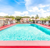 Econo Lodge Inn  Suites - Tourism House