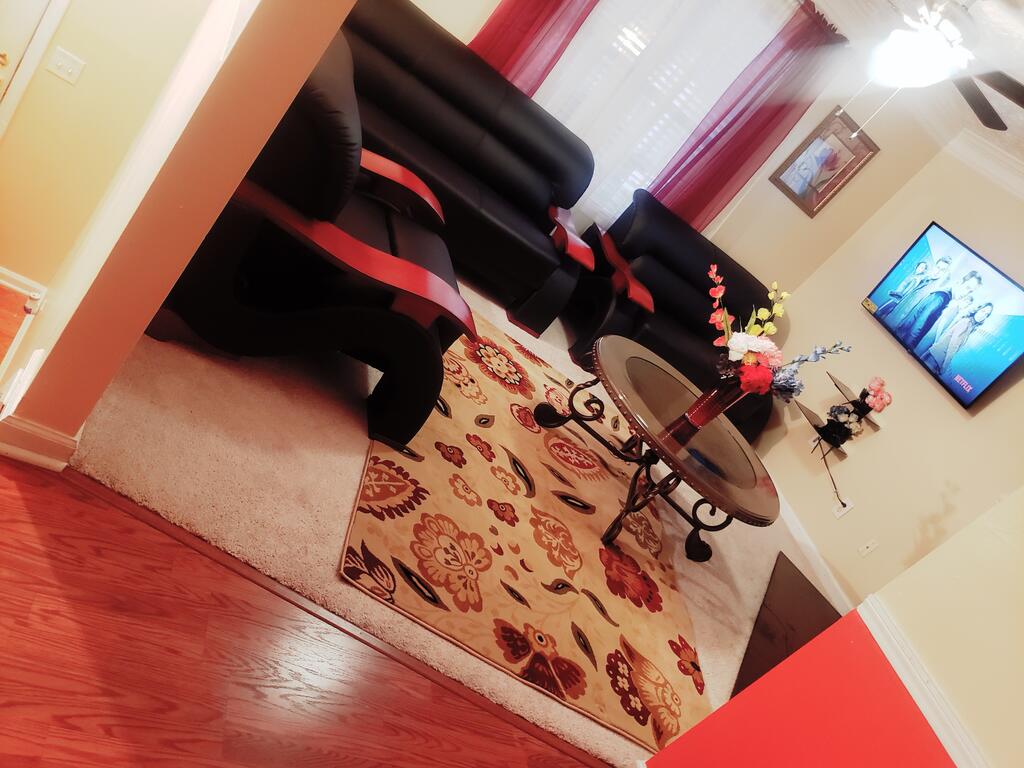 Elegant Stay Away - thumb 1