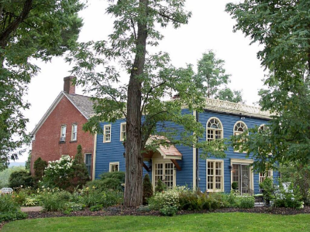 ElmRock Inn - thumb 0