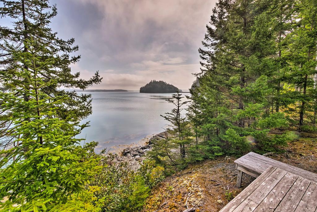 Enchanting Sorrento Home With 200 Feet Of Waterfront - thumb 0