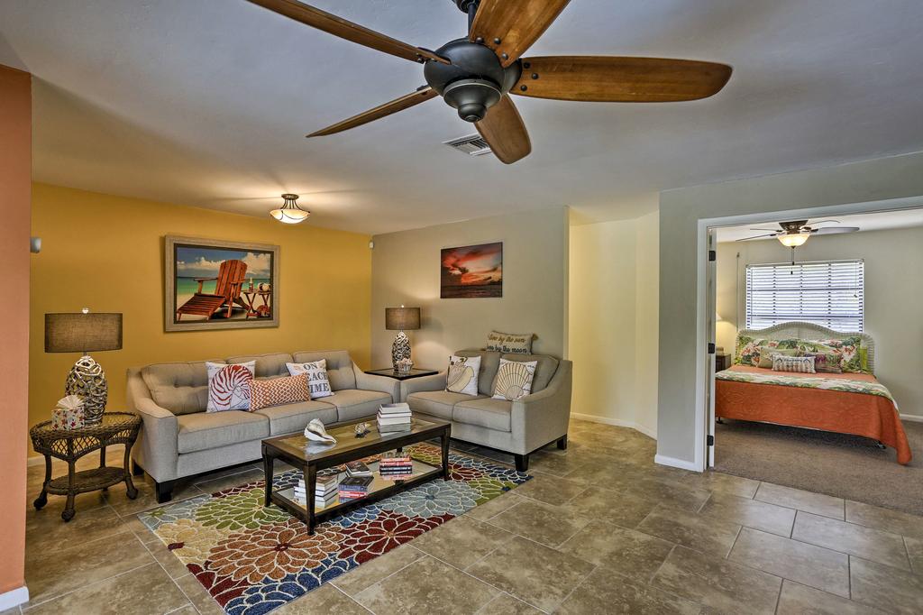 Fort Myers Home With Pvt Pool, 16mi To Beach! - thumb 3