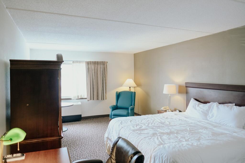 Franklin Square Inn - thumb 1