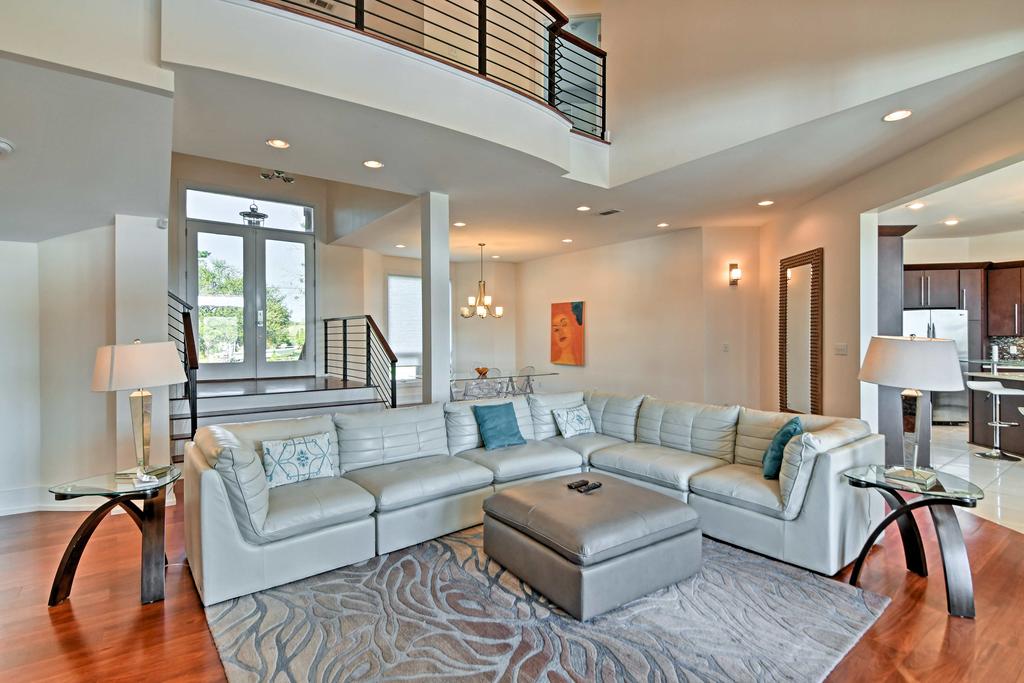 Gorgeous Ocean Springs Waterfront Home With Dock! - thumb 2