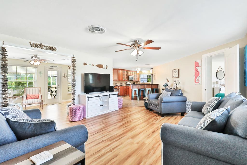 Gulfside Stroll On Longboat Key - thumb 3