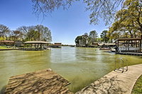 Gun Barrel City Cottage with Boat House and Deck Tourism House