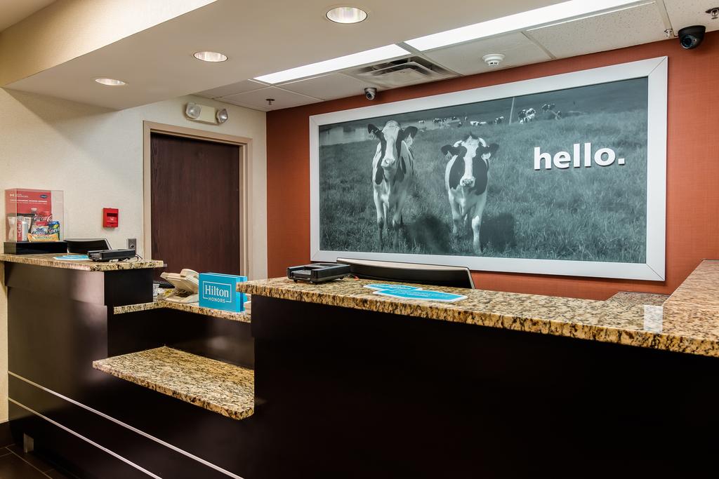 Hampton Inn Dickson - thumb 2