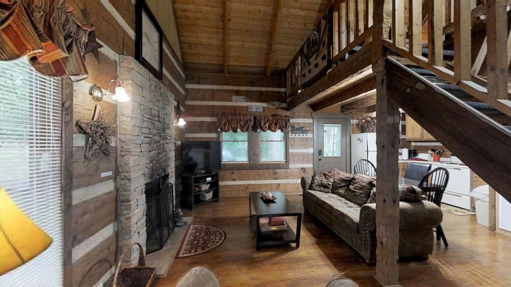 Hanky Panky Cabin - thumb 1