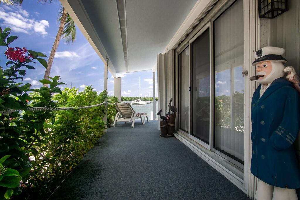 Harbor House 2bed/2bath With Open Water Views - thumb 1