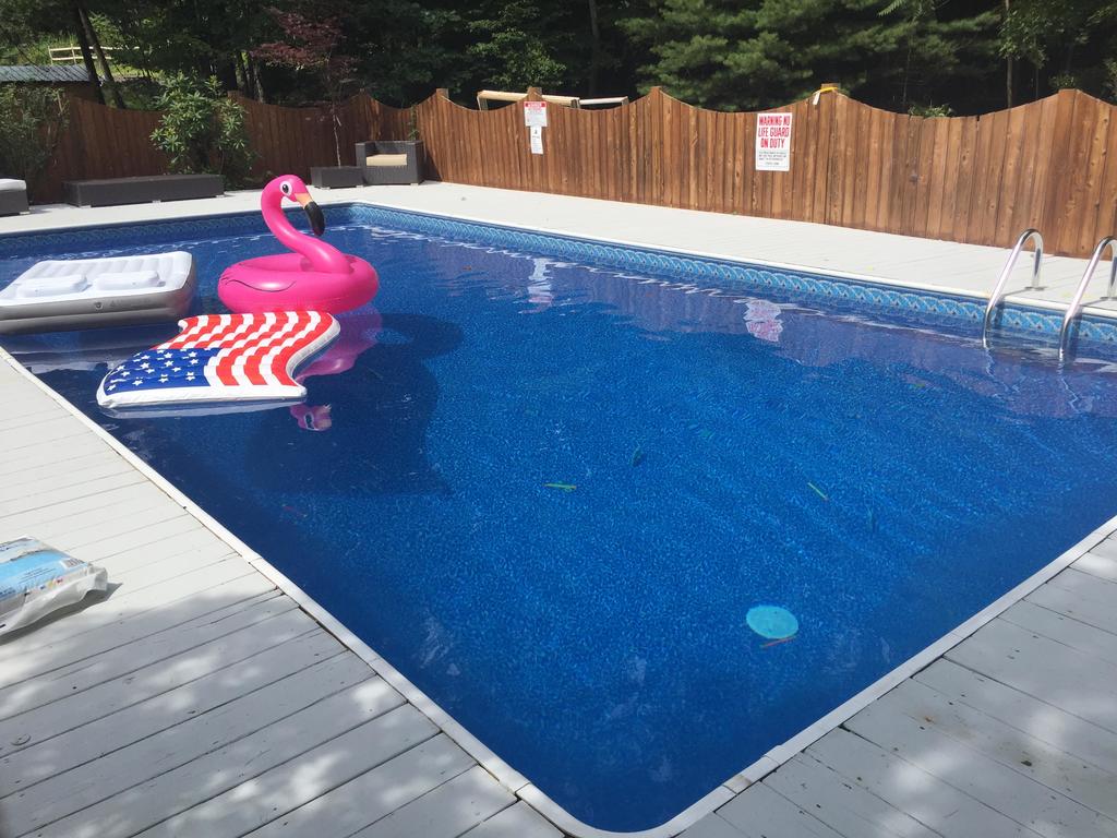 Heated Pool In Prime Woodstock - thumb 1