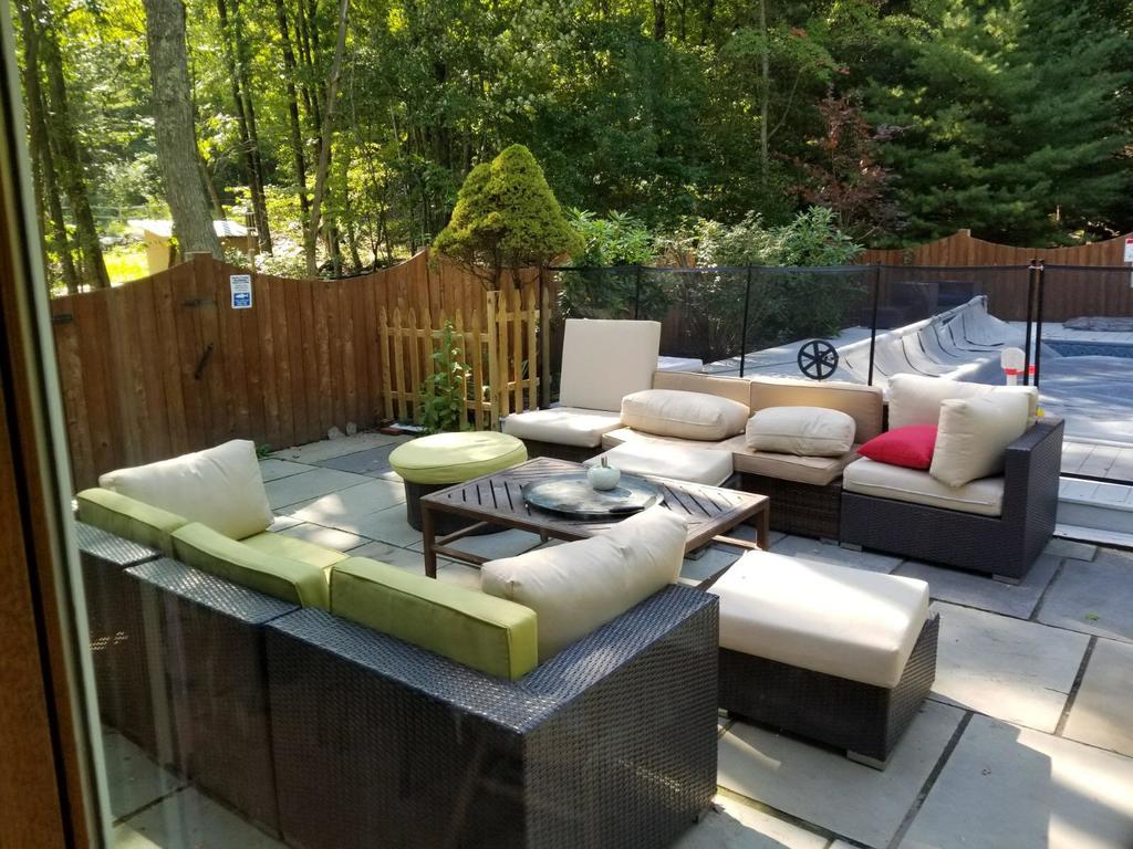 Heated Pool In Prime Woodstock - thumb 2