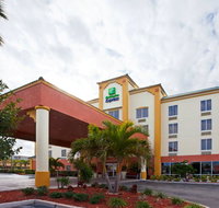 Holiday Inn Express Hotel & Suites Cocoa Beach - Tourism House
