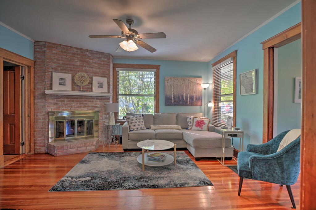 Home In Maple Park - Walk To Downtown And Lake Geneva - thumb 0